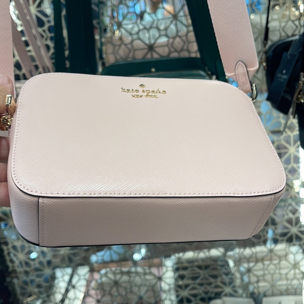 Kate Spade Madison Mini Camera Bag
COLOR:
Conch Pink
NWT - Picture 6 of 16